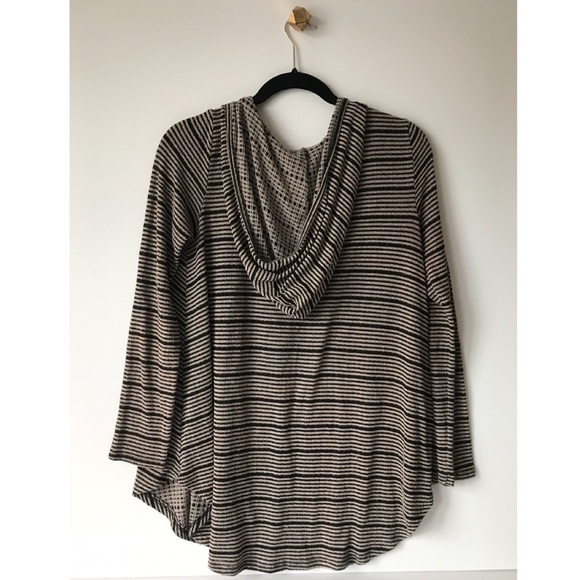 Black and white button up - Picture 2 of 2